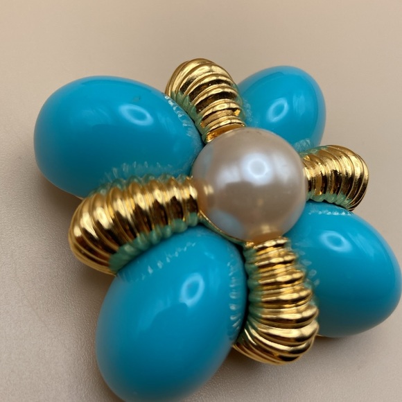 Vintage 90s Joan Rivers Cruciform Faux Pearl And Turquoise Brooch - Picture 11 of 12